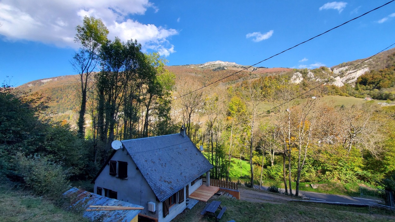 Photo of Outdoor in Campan