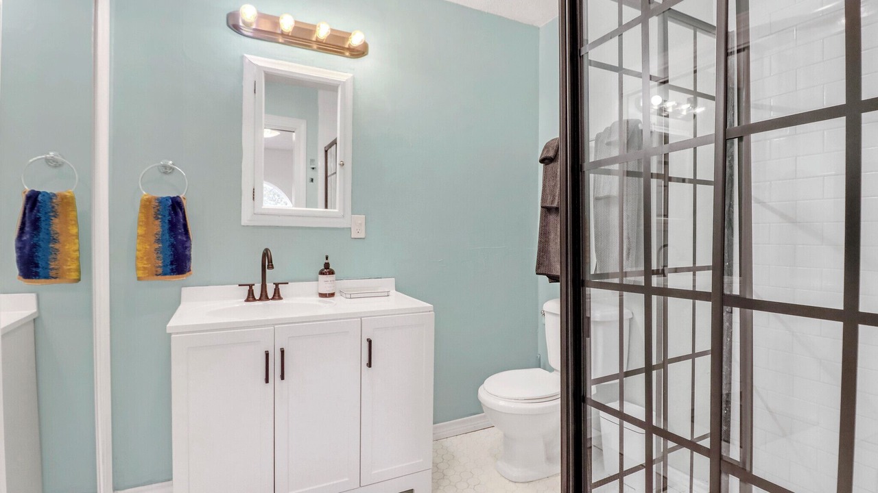Photo of Bathroom in Elgin