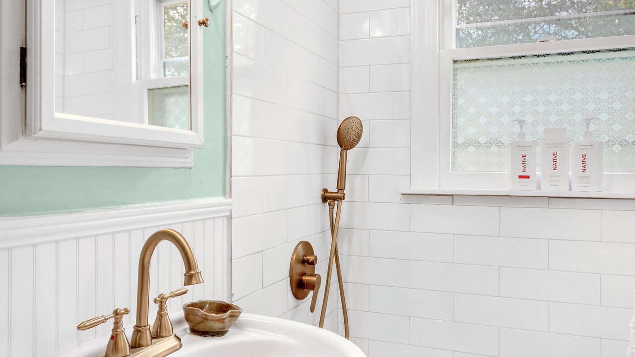 Photo of Bathroom in Elgin