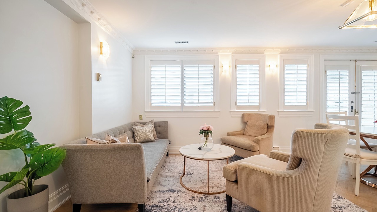 Photo of Livingroom in New Toronto