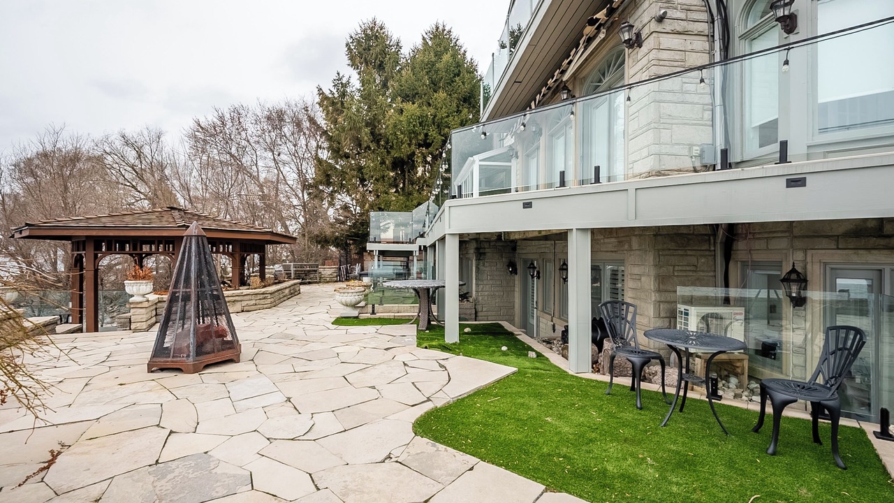 Photo of Outdoor in New Toronto