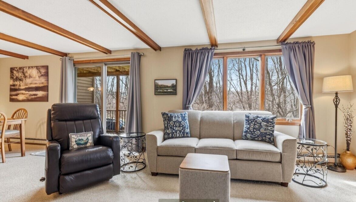 Photo of Livingroom in The Galena Territory