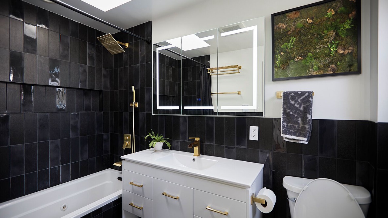 Photo of Bathroom in Greenpoint