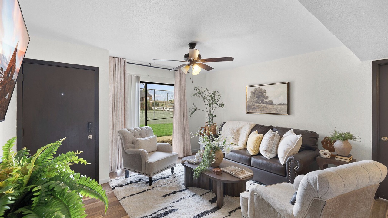 Photo of Livingroom in College Station
