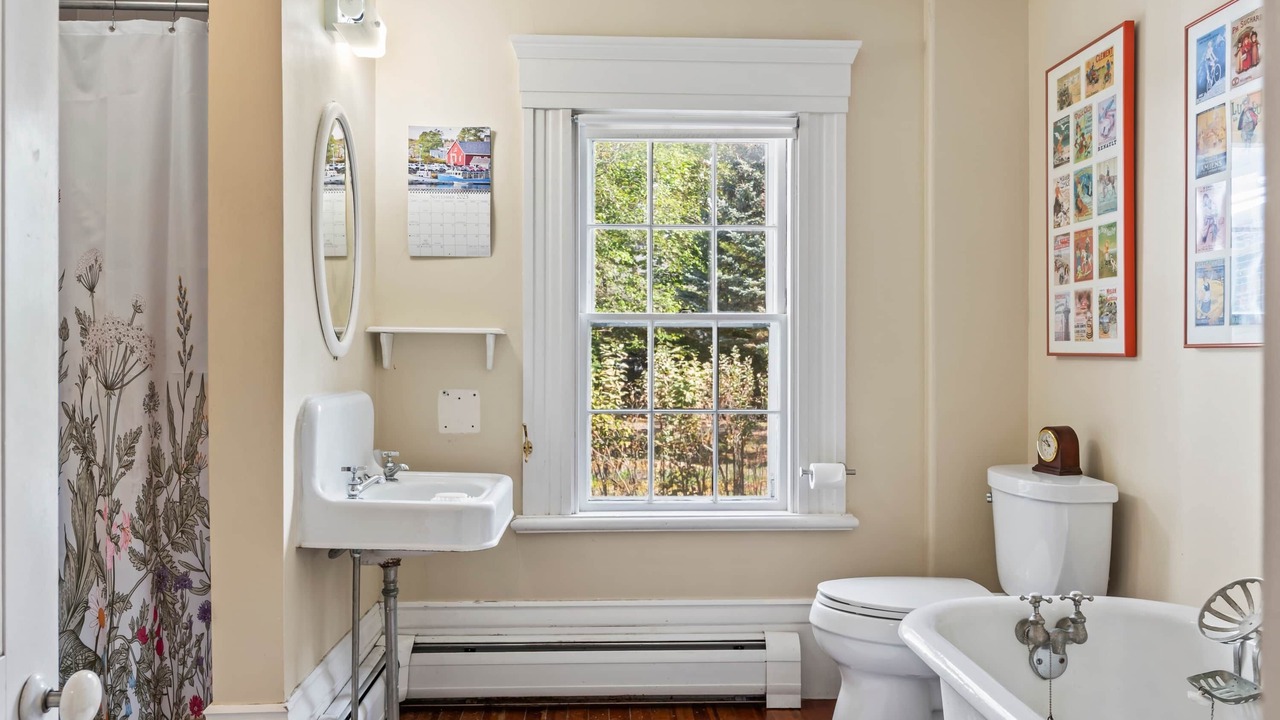 Photo of Bathroom in York Harbor