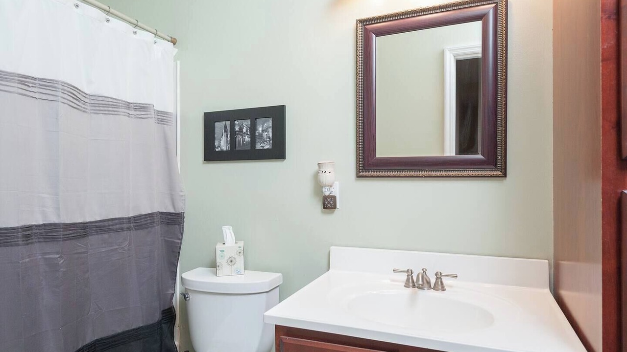 Photo of Bathroom in Tower Grove South