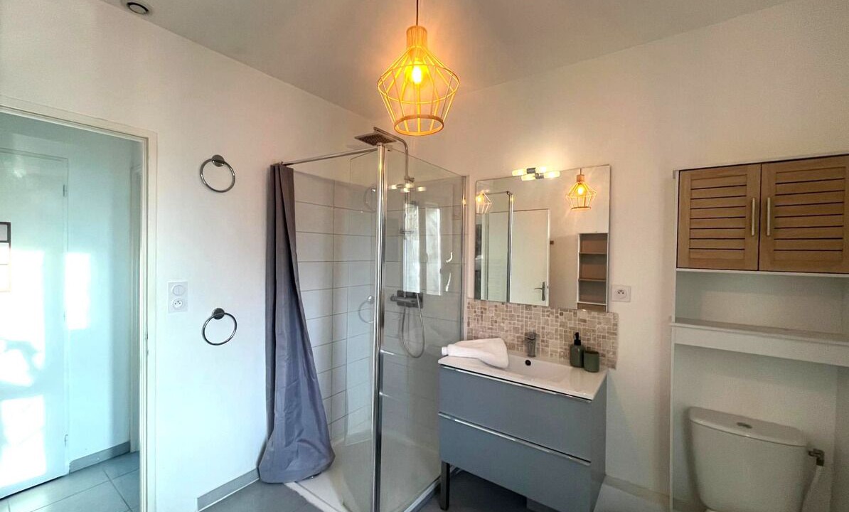 Photo of Bathroom in Lattes