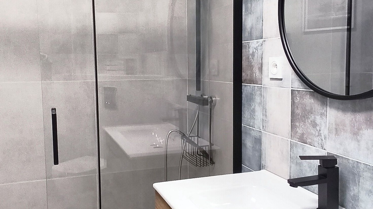 Photo of Bathroom in Junas