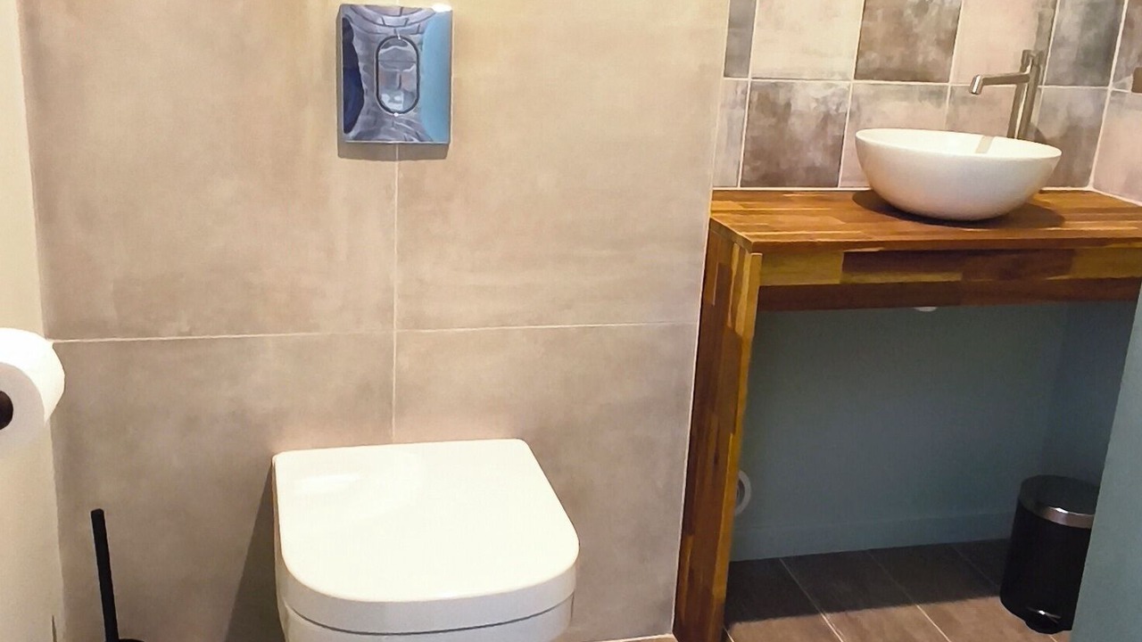 Photo of Bathroom in Junas