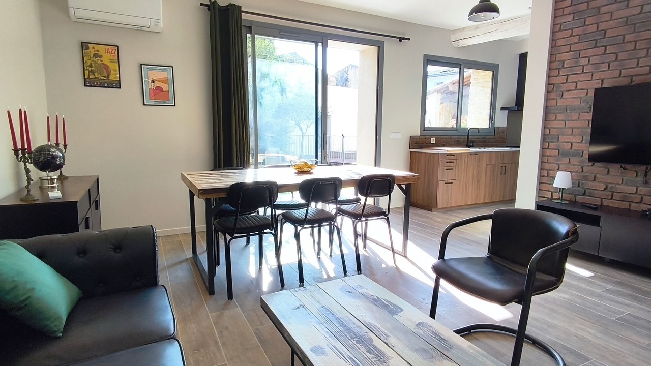 Photo of Livingroom in Junas