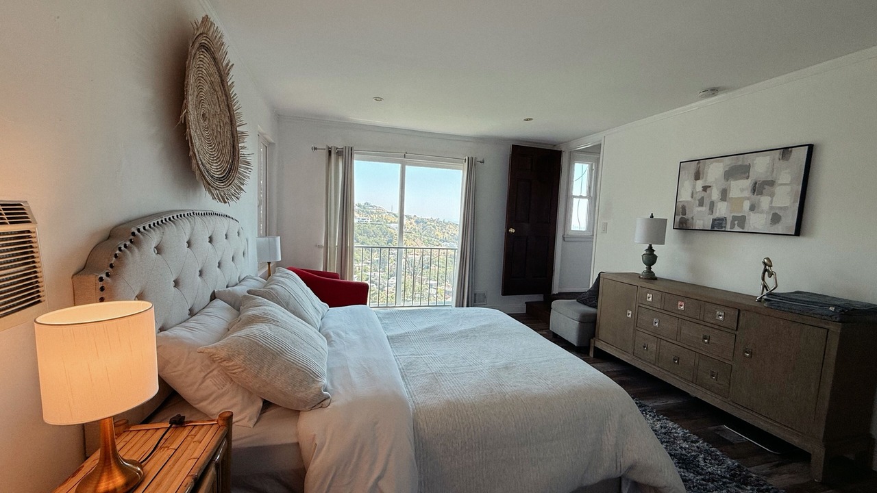 Photo of Bedroom in Hollywood Hills West
