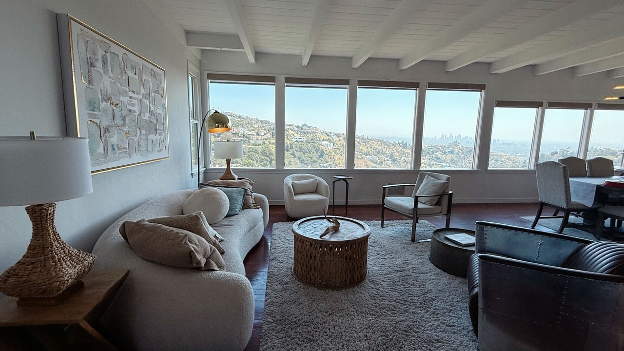 Photo of Livingroom in Hollywood Hills West