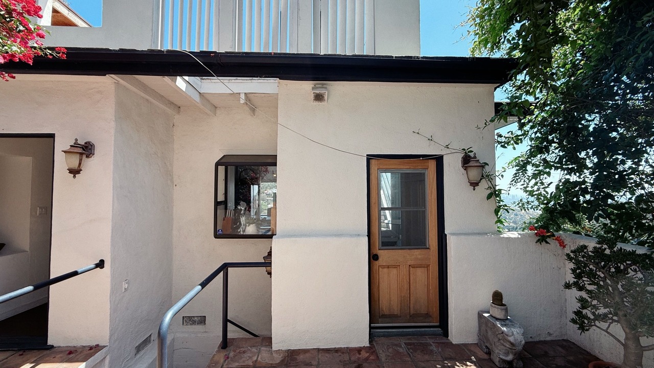 Photo of Outdoor in Hollywood Hills West