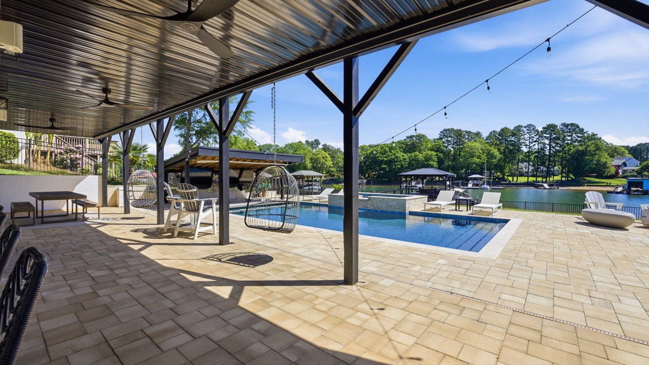 Photo of Outdoor in Huntersville