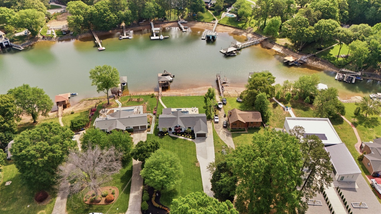 Photo of Outdoor in Huntersville