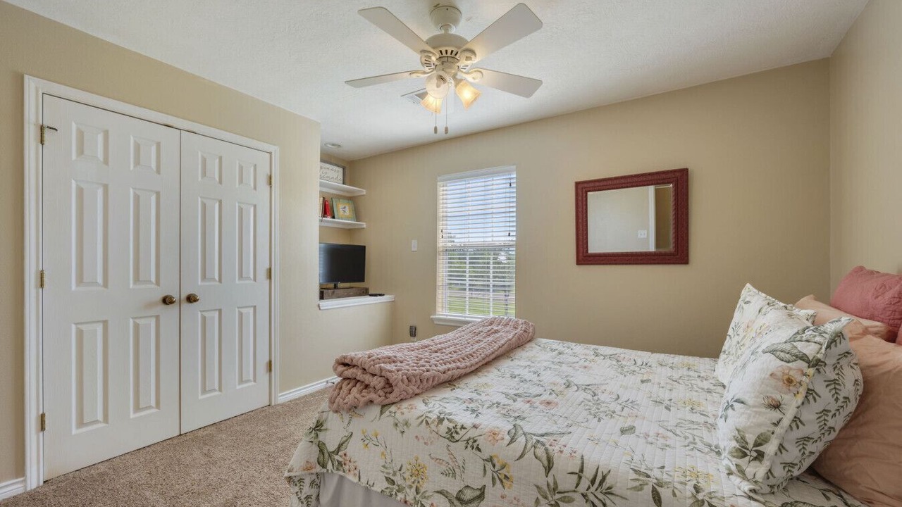 Photo of Bedroom in Forest Lakes