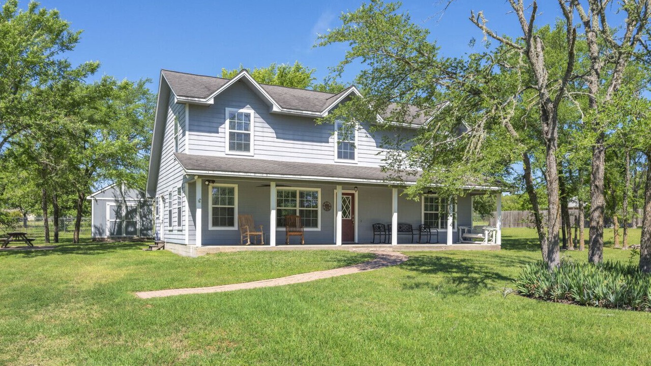 Photo of Outdoor in Forest Lakes