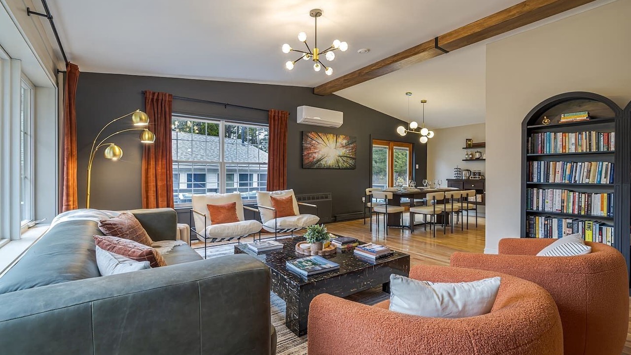 Photo of Livingroom in Lamoine