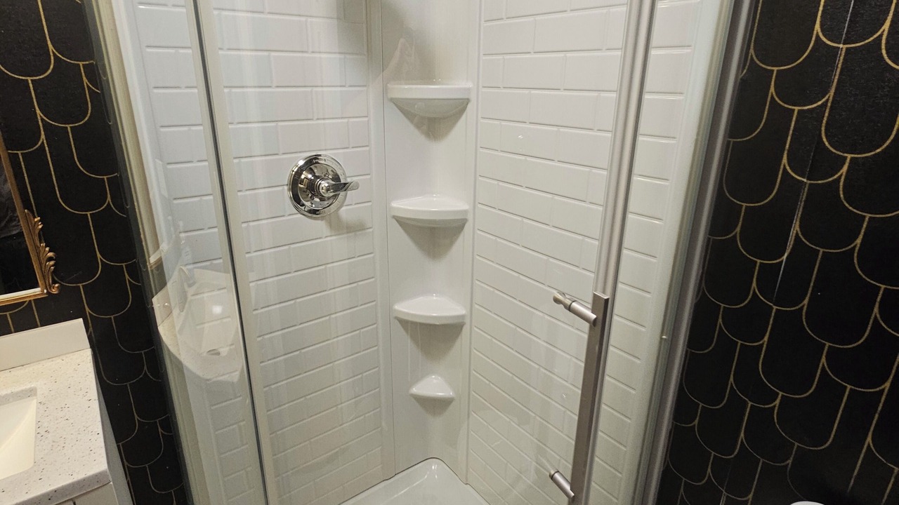 Photo of Bathroom in River Oaks