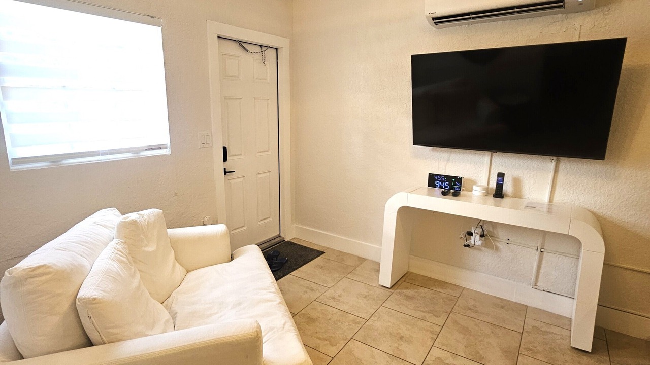 Photo of Livingroom in River Oaks