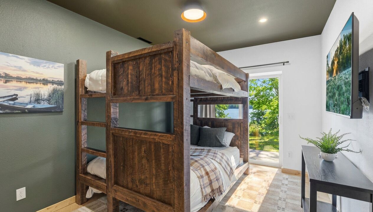 Photo of Bedroom in Crosslake