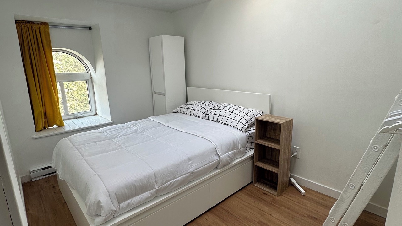 Photo of Bedroom in Latin Quarter