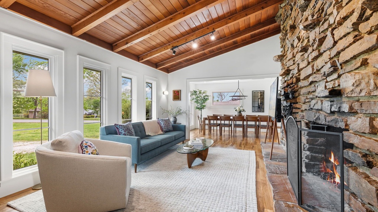 Photo of Livingroom in Downtown