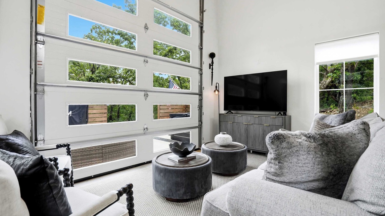 Photo of Livingroom in Evening Shade