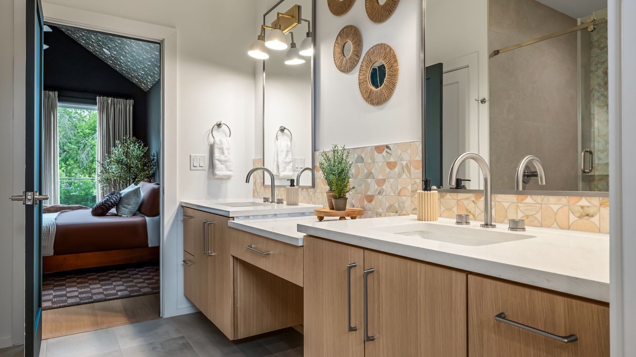 Photo of Bathroom in South Manchaca