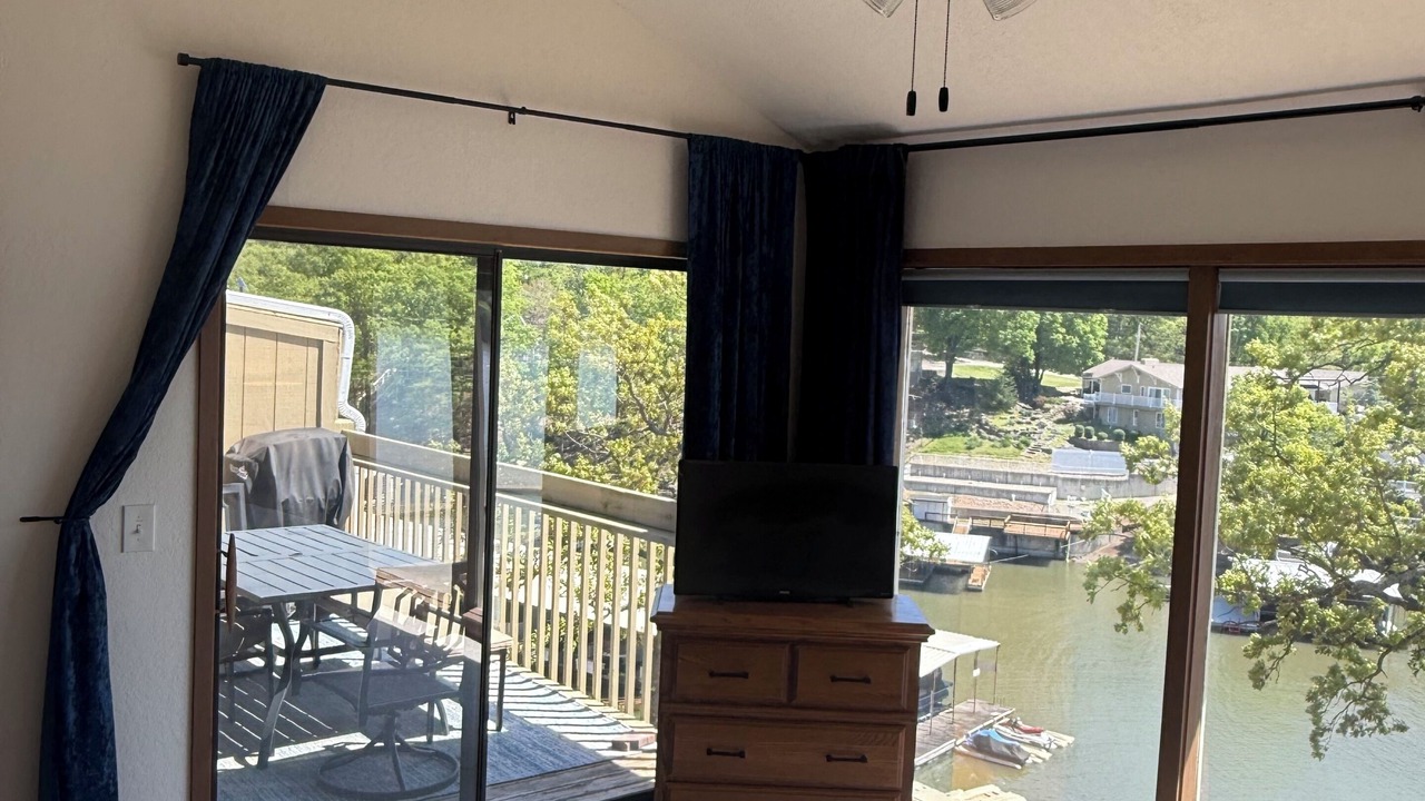 Photo of Bedroom in Lake of the Ozarks