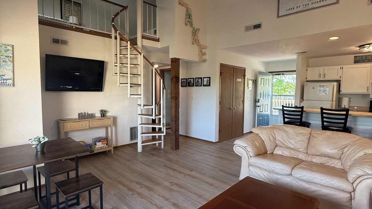 Photo of Livingroom in Lake of the Ozarks