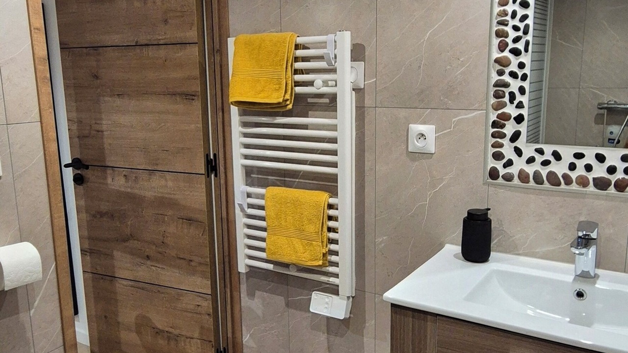 Photo of Bathroom in Bedarrides