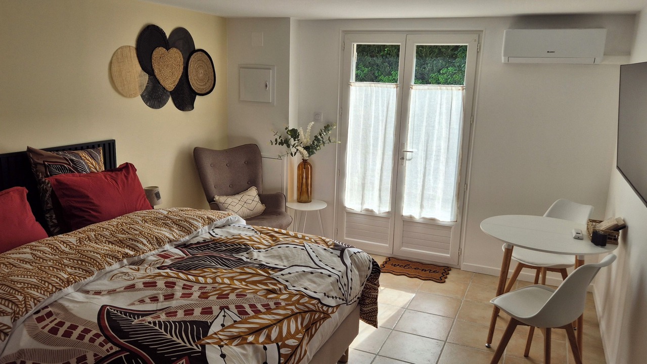 Photo of Bedroom in Bedarrides