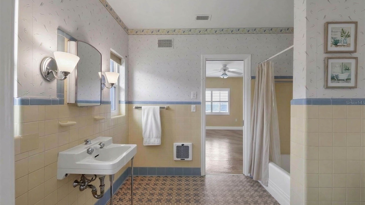 Photo of Bathroom in River District