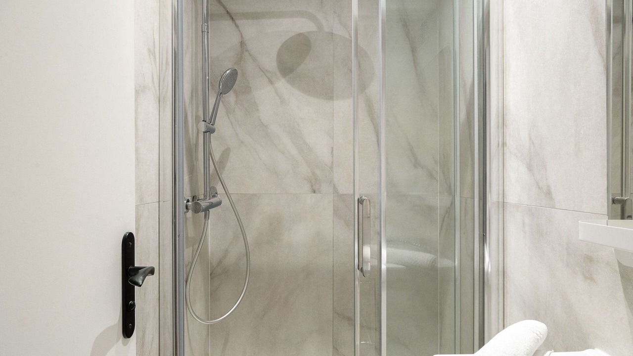 Photo of Bathroom in Quartier de la Folie-Mericourt