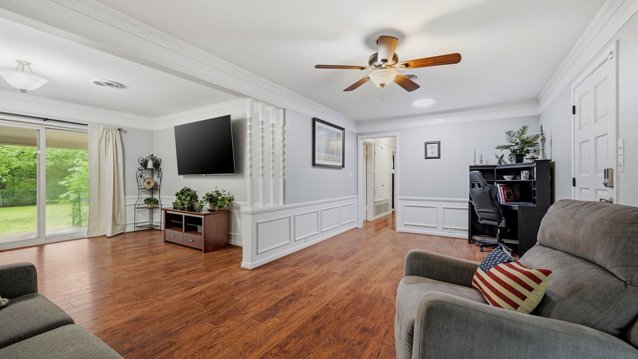 Photo of Livingroom in Gainesville