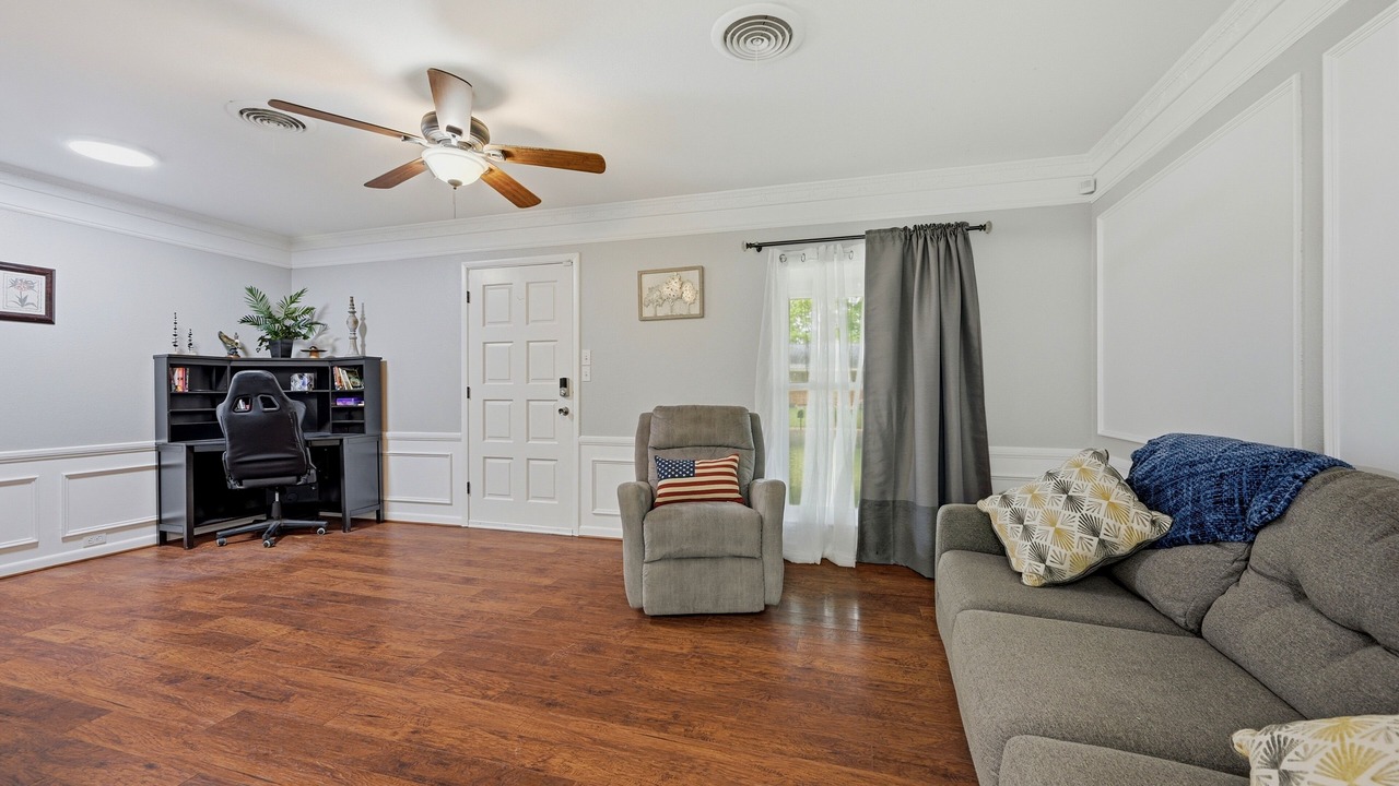Photo of Livingroom in Gainesville