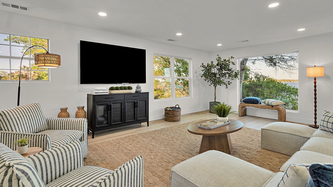 Photo of Livingroom in Lake Whitney