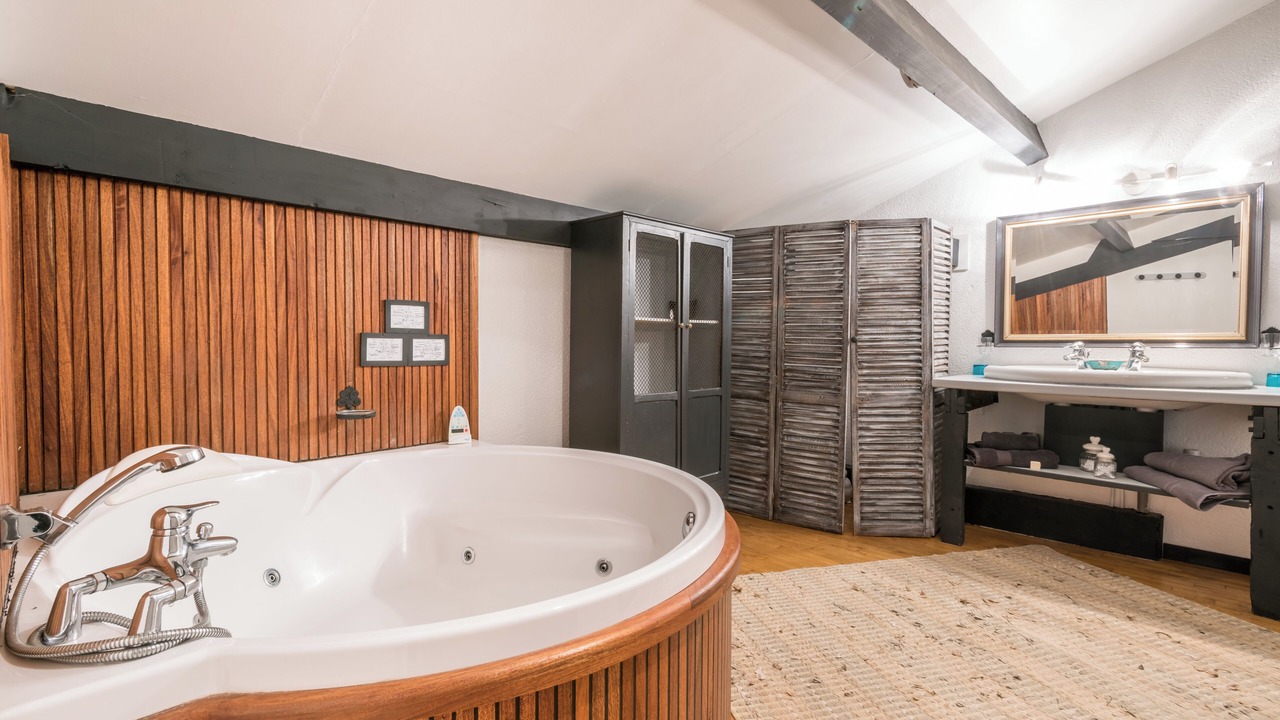Photo of Bathroom in Lasserre
