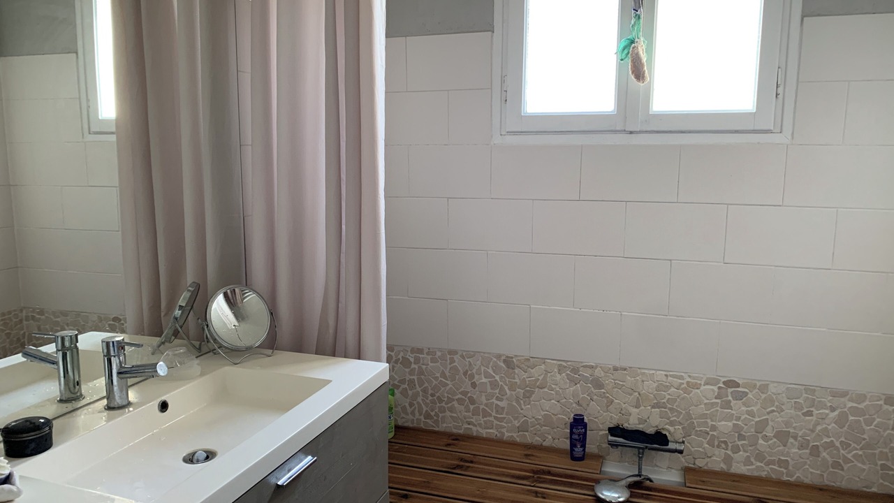 Photo of Bathroom in Saint-Laurent-de-la-Salanque