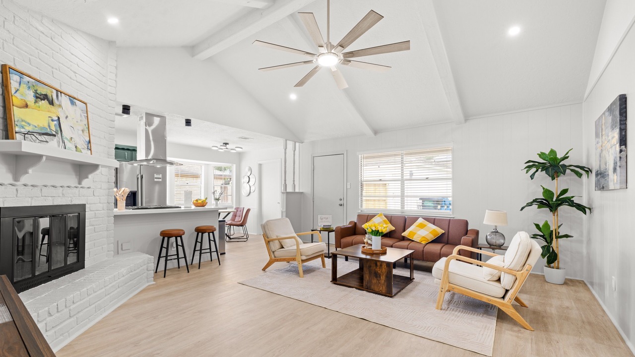 Photo of Livingroom in Mission Bend