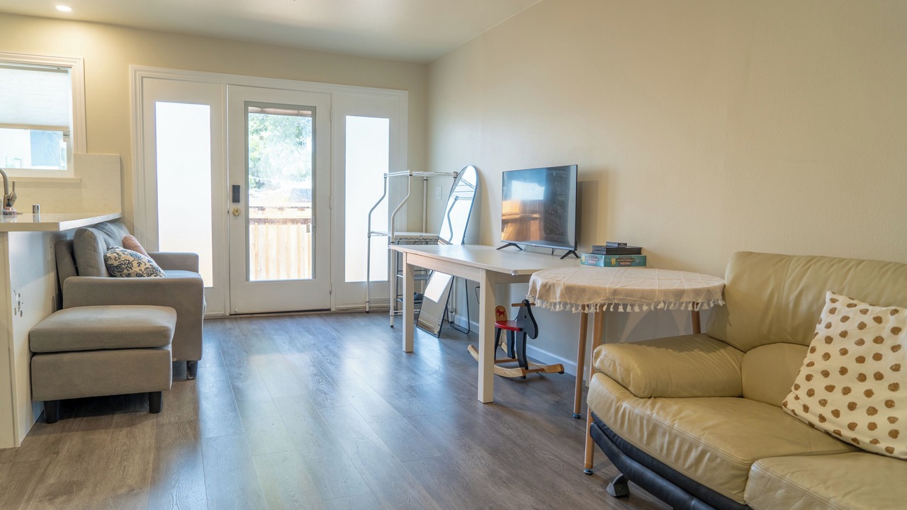 Photo of Livingroom in North Central