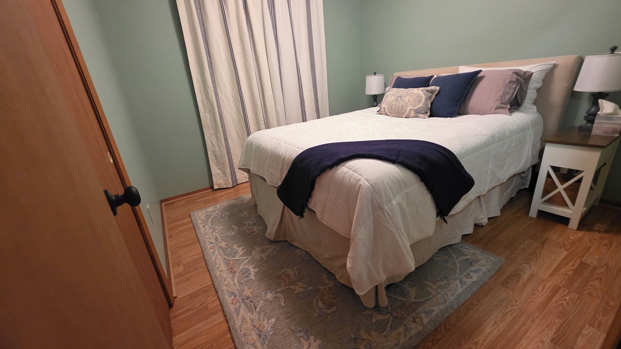 Photo of Bedroom in Groveoak