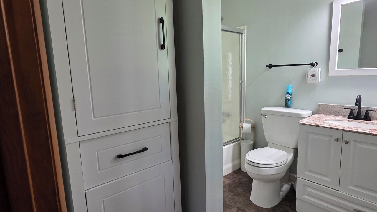 Photo of Bathroom in Groveoak