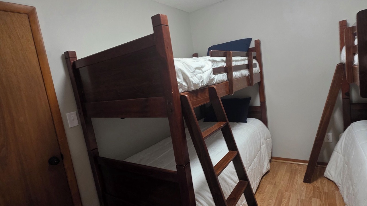 Photo of Bedroom in Groveoak