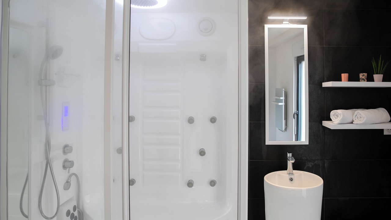 Photo of Bathroom in Chablis