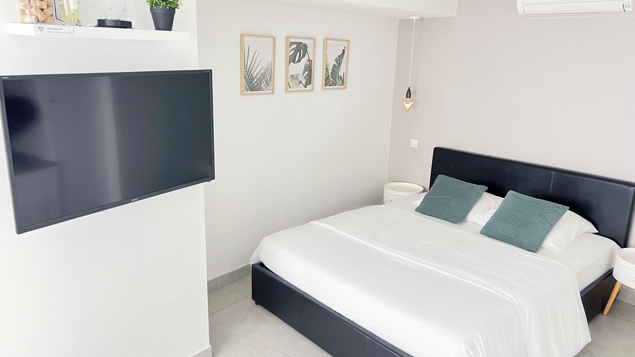 Photo of Bedroom in Chablis