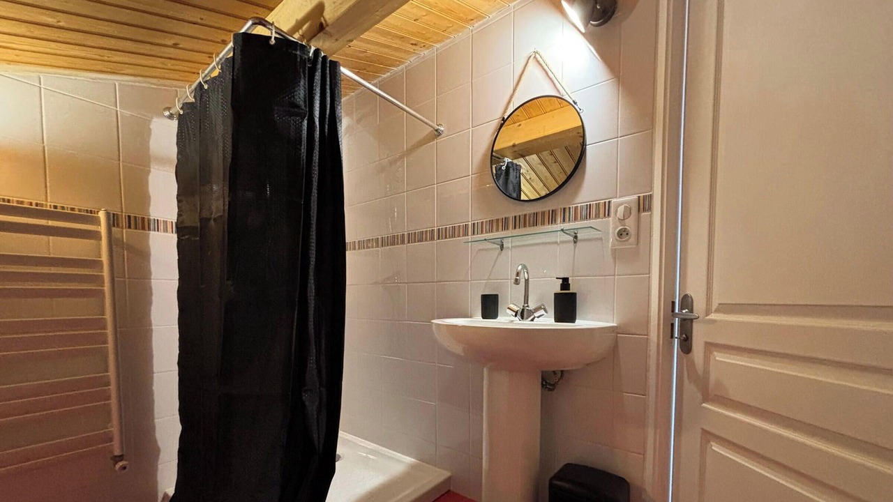 Photo of Bathroom in Challans
