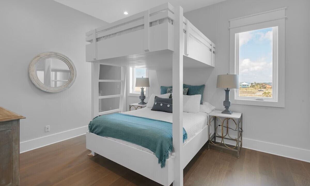 Photo of Bedroom in Pensacola Beach