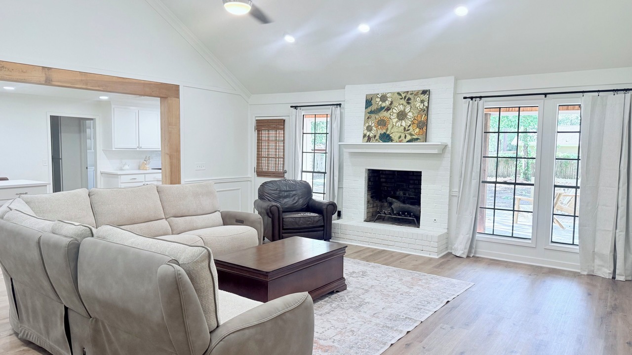 Photo of Livingroom in Flowood